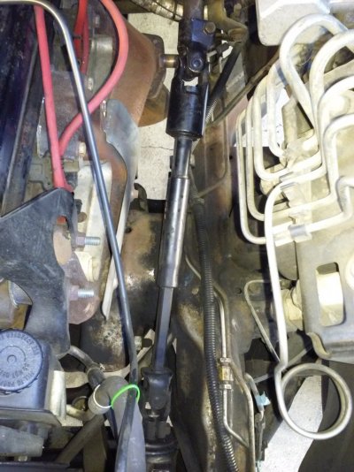 2015-01-31 - used u joint steering shaft - off of a jeep.jpg